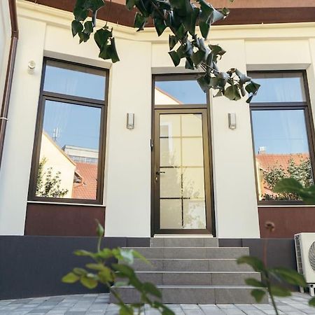 The Middle House Apartment Satu Mare Ngoại thất bức ảnh