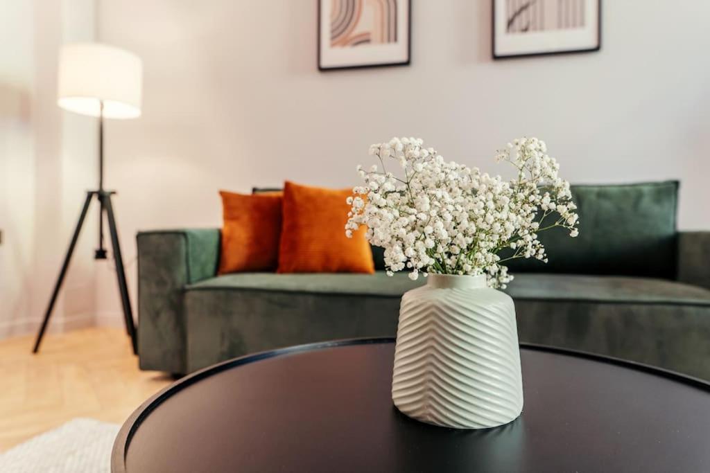 The Middle House Apartment Satu Mare Ngoại thất bức ảnh