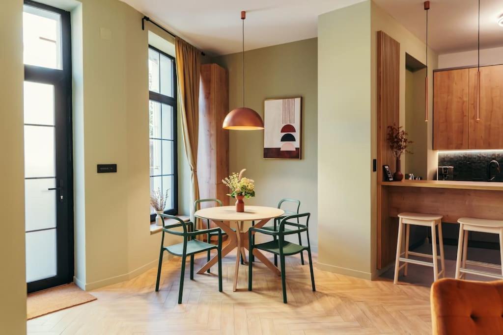The Middle House Apartment Satu Mare Ngoại thất bức ảnh