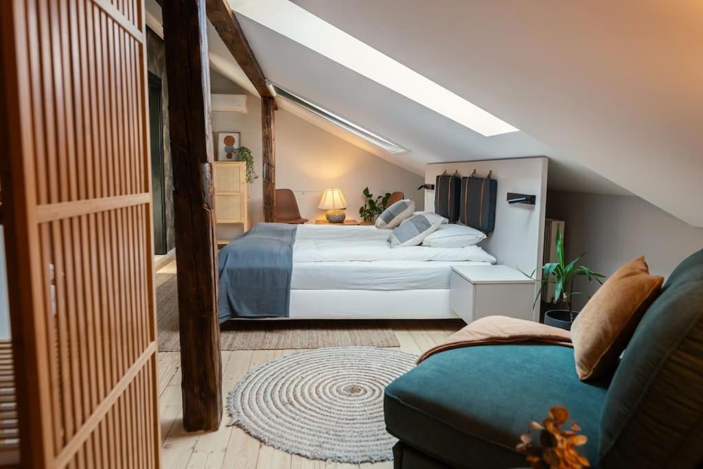 The Middle House Apartment Satu Mare Ngoại thất bức ảnh
