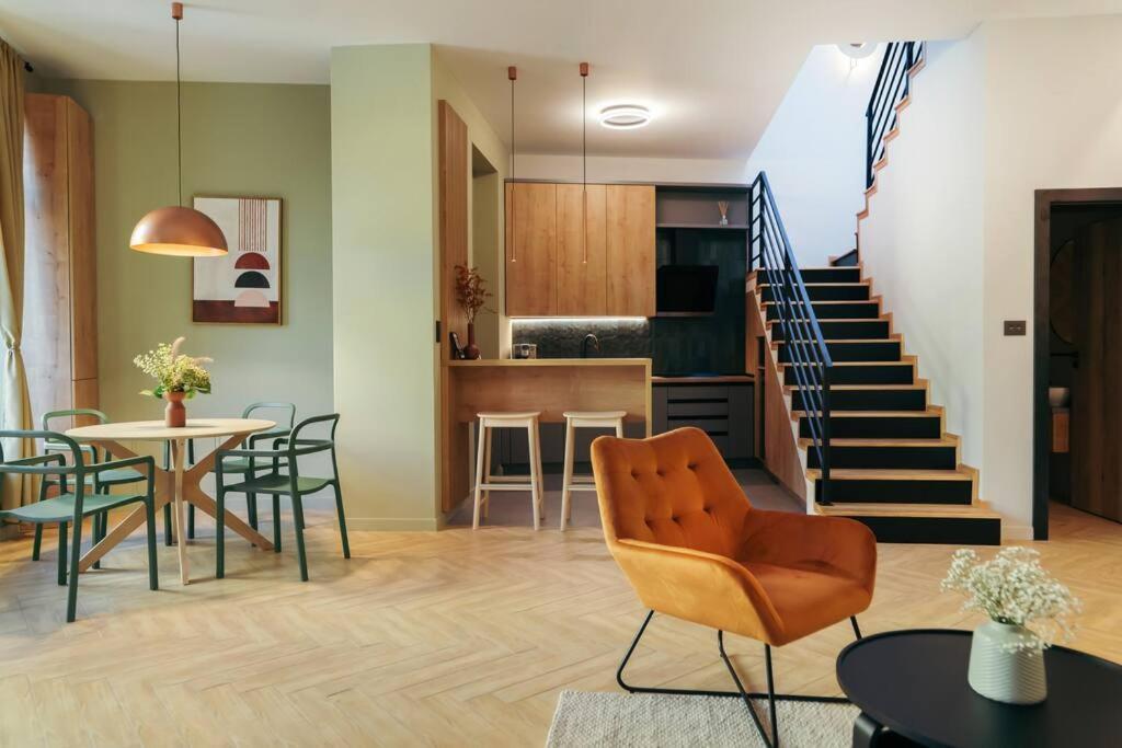The Middle House Apartment Satu Mare Ngoại thất bức ảnh